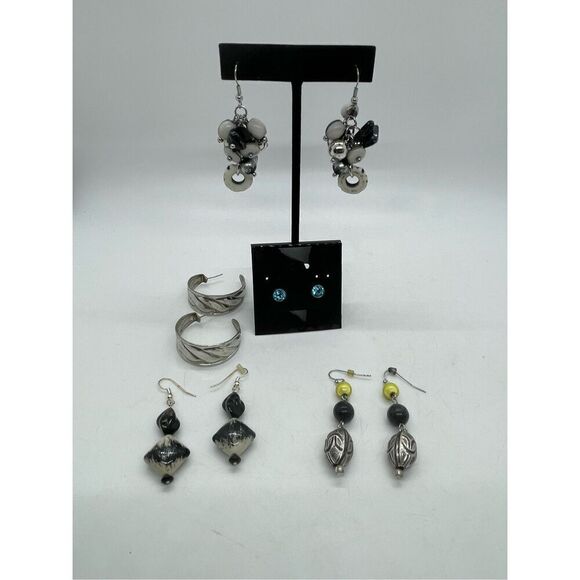 Bundle Lot Vintage Costume Pierced Earrings 5 pair - Picture 1 of 11